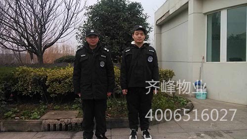 齐峰物业保洁上阵父子兵