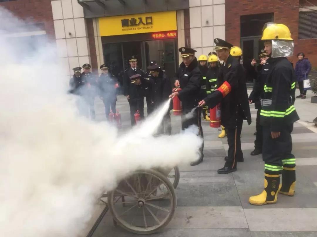 齐峰物业用实际行动 守护社区人员的生命财产安全