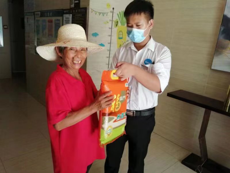 榜样的力量|8月最美齐峰人，社区因你而美好!