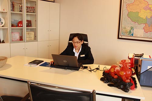 周章瑛 齐峰总经理