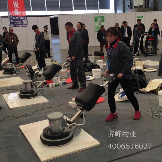 比赛中的冉君同学