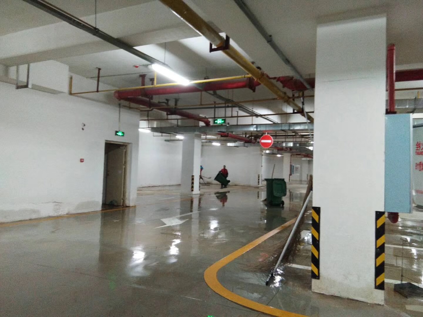 武汉天纵城地库清洁中